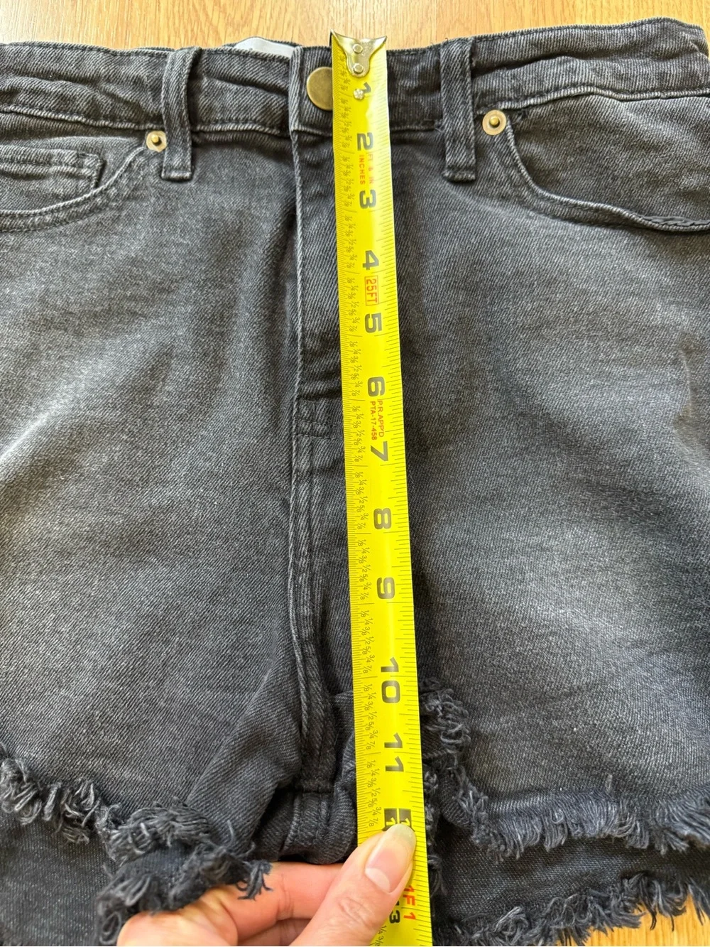 Abound Black Frayed Hem Distressed Denim Shorts- Size 31 - Picture 8 of 12